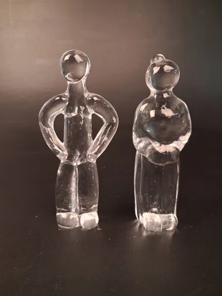 TYKO AXELSSON. 2 Glas figuriner, Reijmyre. Man & Kvinna.