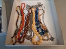 Diverse halsband.