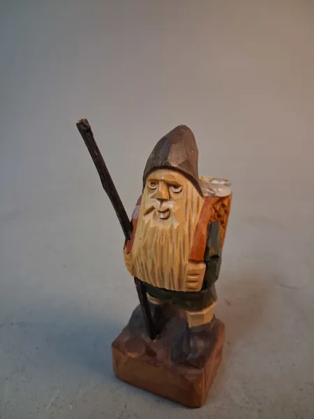 Träskulptur, tomte.