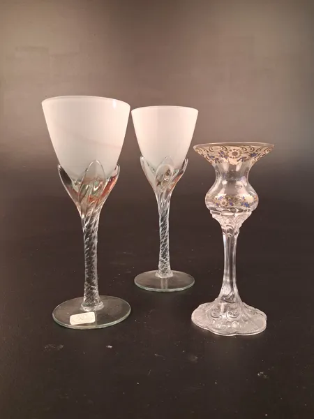 Ljusstake Rosenthal "Classic Rose" & 2 konstglas. Pati GHAB, Göteborg.