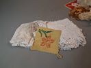 Diverse textil. Bl.a Dukar, virkat.