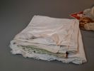 Diverse textil. Bl.a Dukar, virkat.