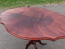 Pelarbord. Mahogny.