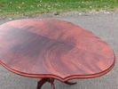 Pelarbord. Mahogny.