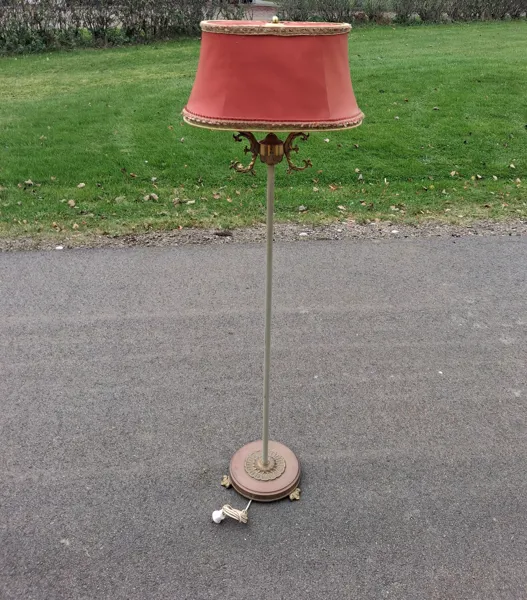 Golvlampa. Mässing & metall. 1900-talets andra hälft.