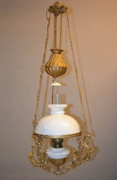 Hängfotogenlampa. Elektrifierad.