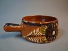 Handmålad Mexikansk rödlera-skål med lock och handtag, "Bönkruka" "Cazuela".