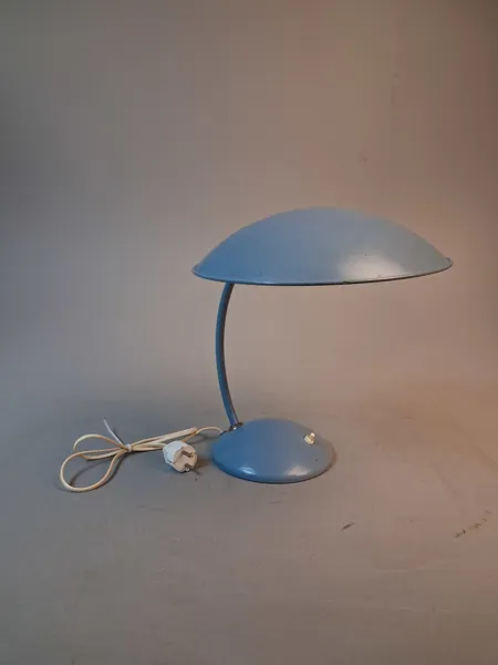 Bordslampa. Bemålad, ställbar skärm, möjligtvis Elektroskandia.