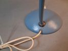 Bordslampa. Bemålad, ställbar skärm, möjligtvis Elektroskandia.