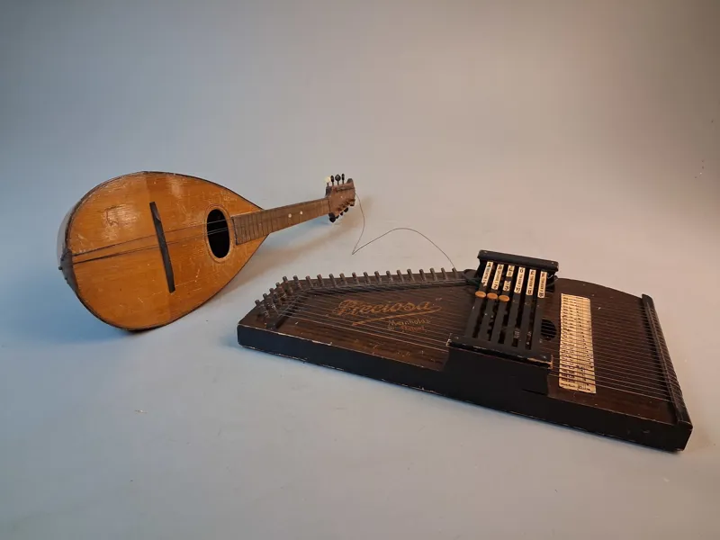 Mandolin & Cittra. "Preciosa". Renoveringsbehov.