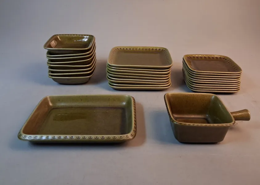 Servisdelar. DECO, Helsingborg, 29 delar.