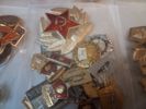 Diverse knappar & pins m.m.
