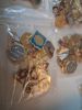 Diverse knappar & pins m.m.