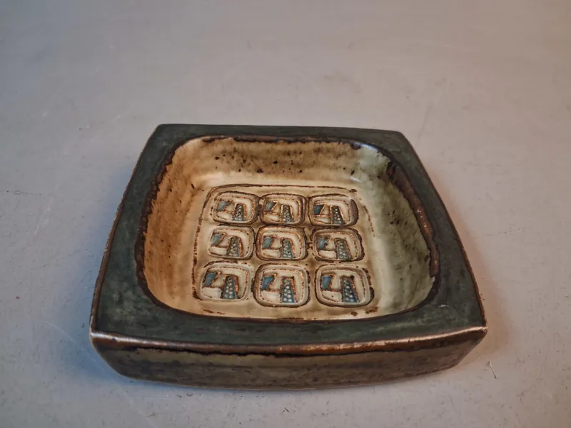 Jörgen Mogensen. Royal Copenhagen, 1960-talet, fat/skål.