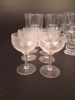 Diverse glasföremål, mestadels spritglas.