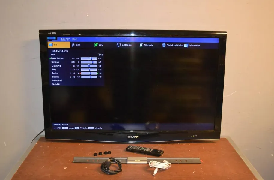 TV. Sharp, LC-42DH775, 42 tum.