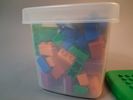 Lego, quatro.